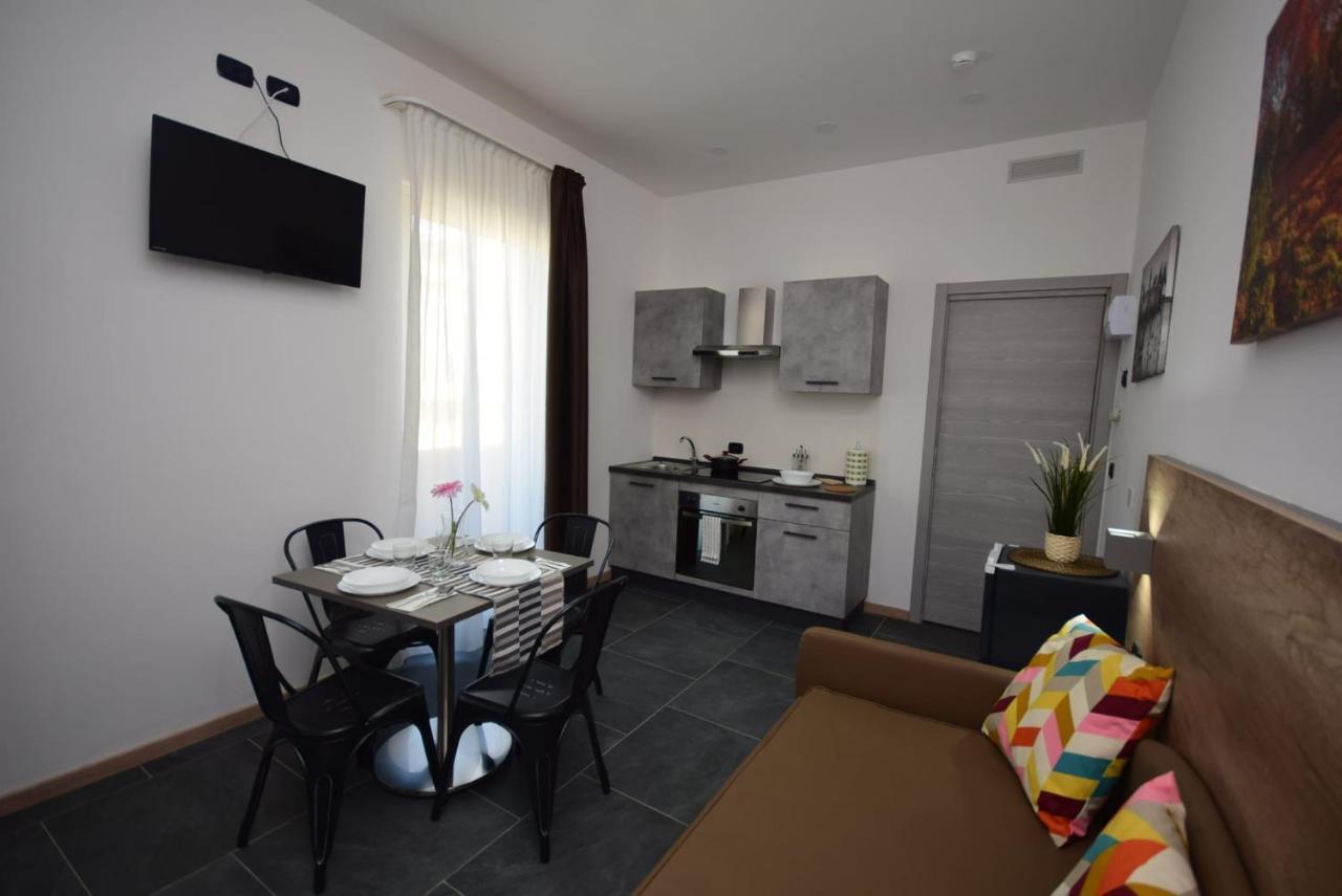 Hotel Crisvan Ріміні Екстер'єр фото
