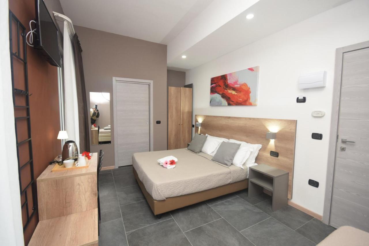 Hotel Crisvan Ріміні Екстер'єр фото