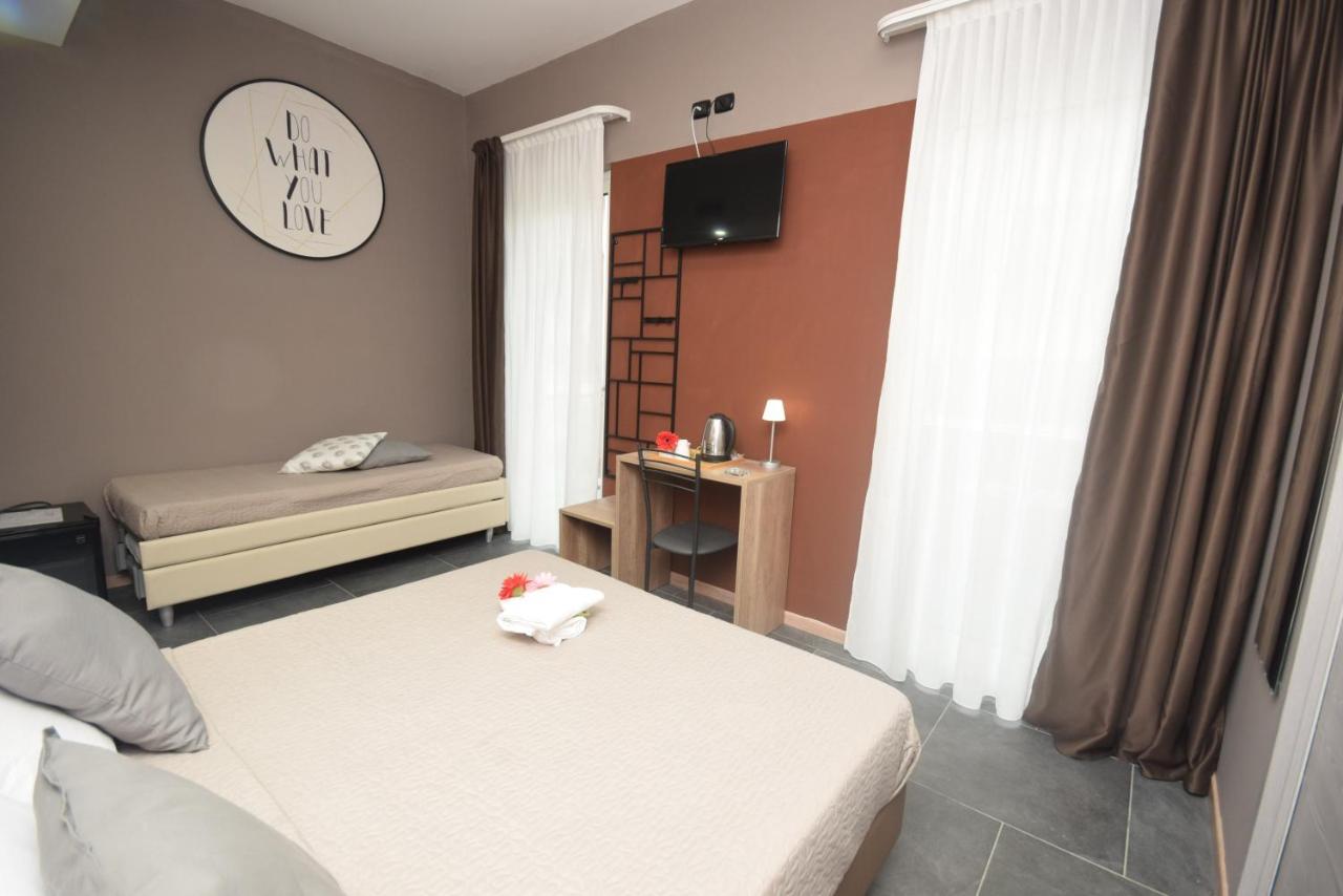 Hotel Crisvan Ріміні Екстер'єр фото